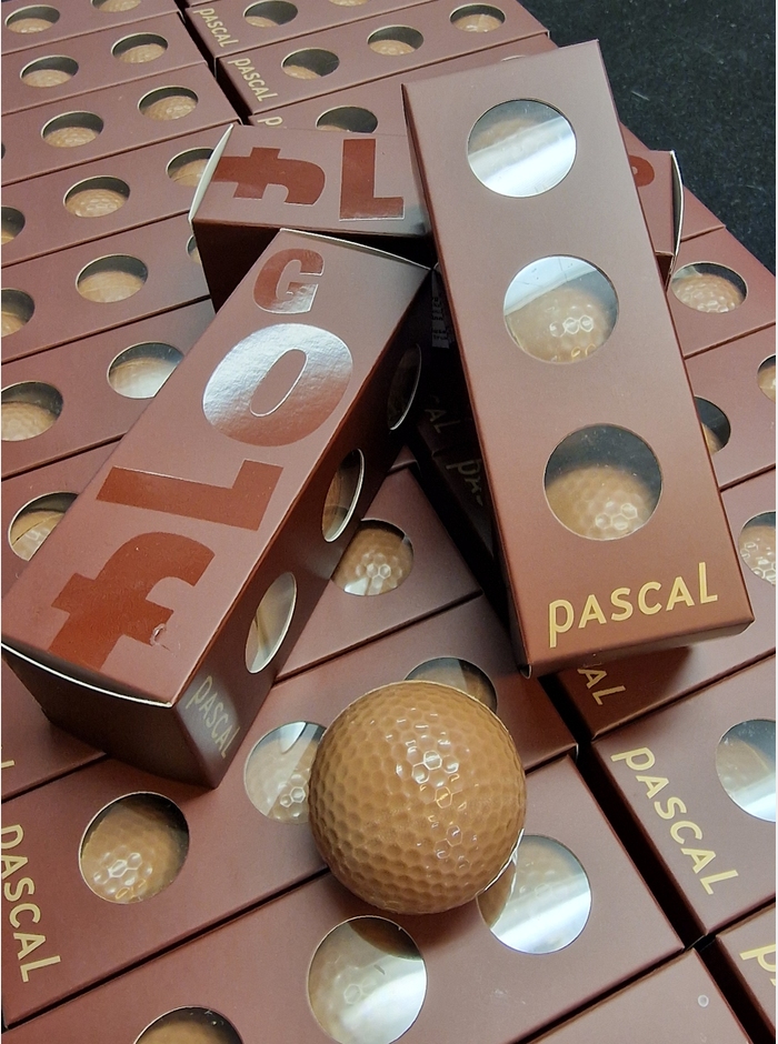 Golfballer av sjokolade