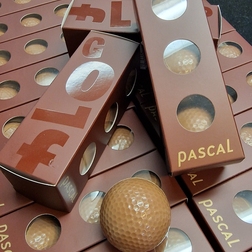 Golfballer av sjokolade